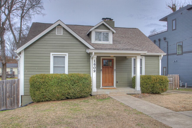 Building Photo - 1609A Cahal Ave