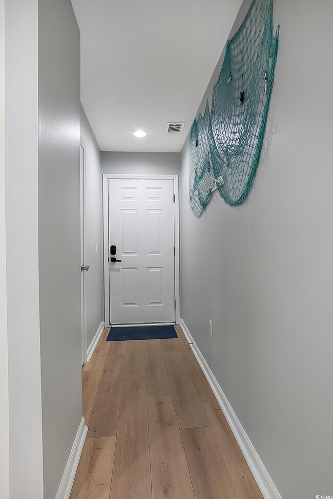 Building Photo - 510 White River Dr