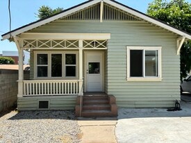 Building Photo - 2512 E 3rd St