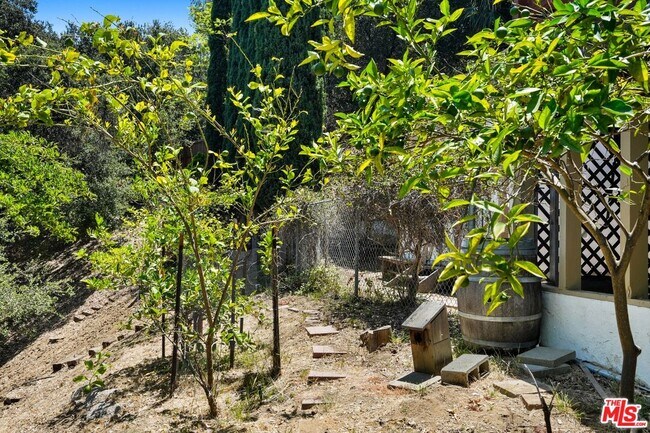 Building Photo - 22013 Alta Dr