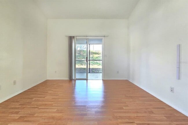 Building Photo - 10417 Lake Hasson Cir