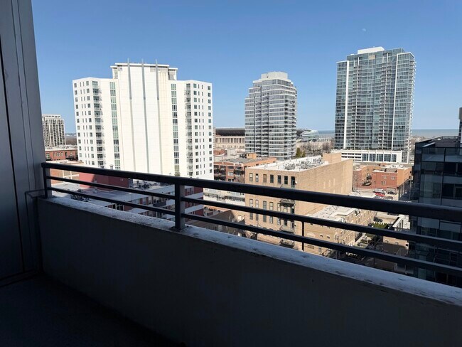 Building Photo - 1720 S Michigan Ave