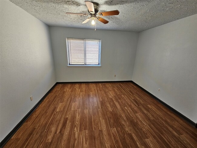 Building Photo - 8319 Wind Veil Dr