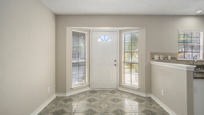 Building Photo - 2541 Galemeadow Dr