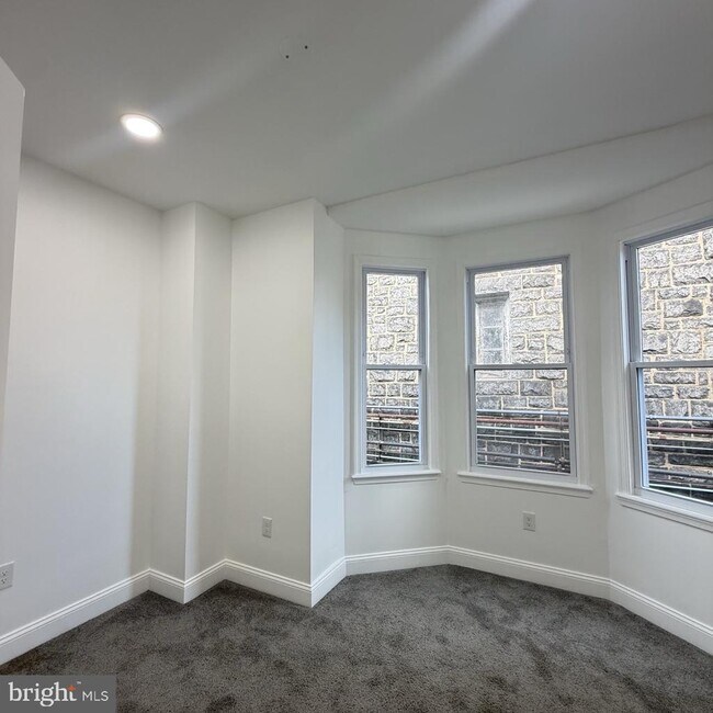 Building Photo - 1432 E Lanvale St