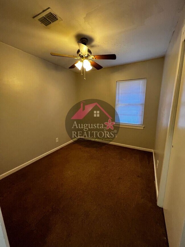 Building Photo - Charming 3 Bedroom 2 Bath Home in Abilene