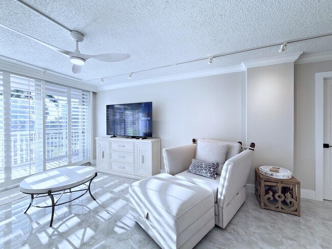 Building Photo - 3546 S Ocean Blvd