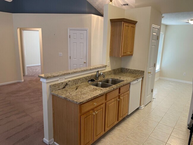 Building Photo - 2500 Hillvale Cir