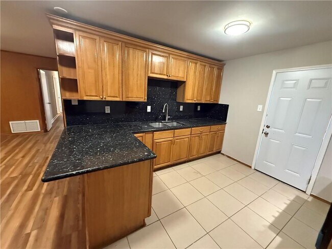 Building Photo - 505 Newport Dr W