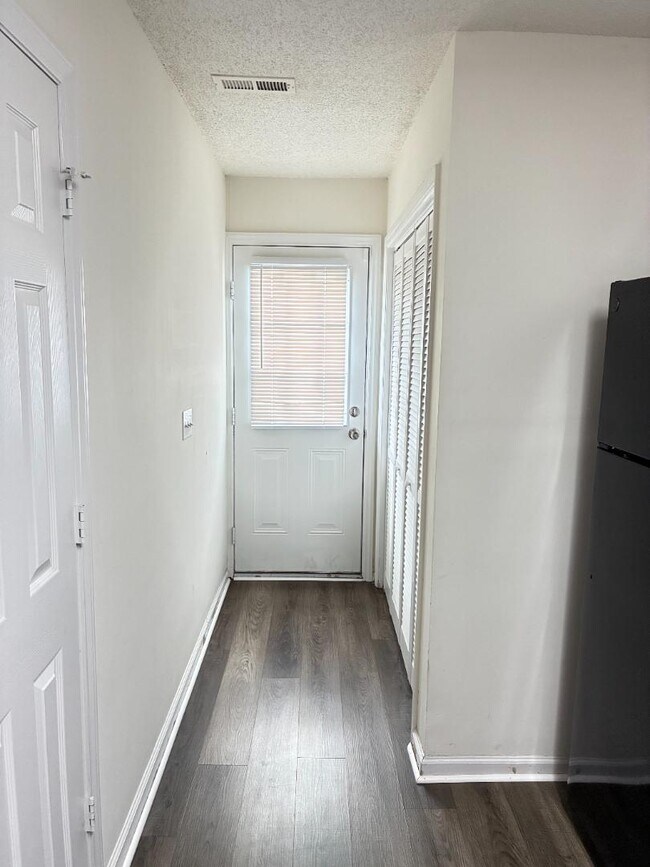 Building Photo - 4202 Thistle Dr NW
