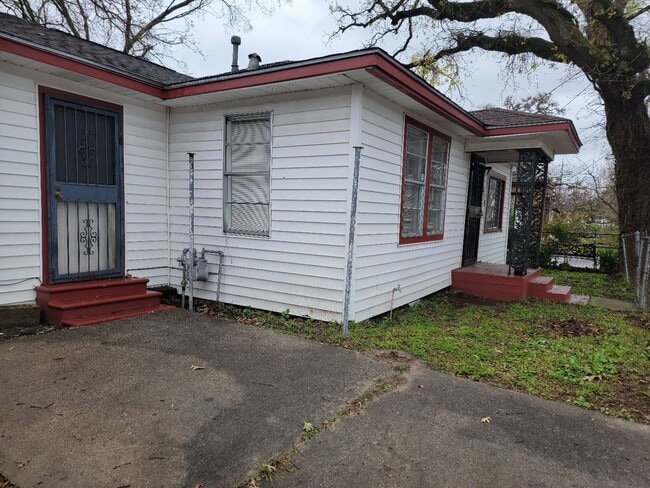 Building Photo - Charming 3 Bedroom Single Family in Houston