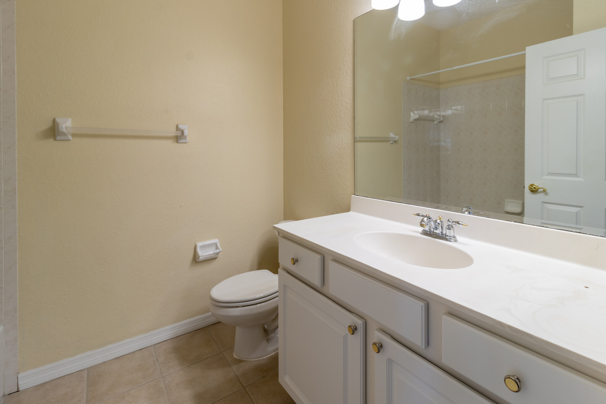 2nd level hall bath - 3409 10th Ln W