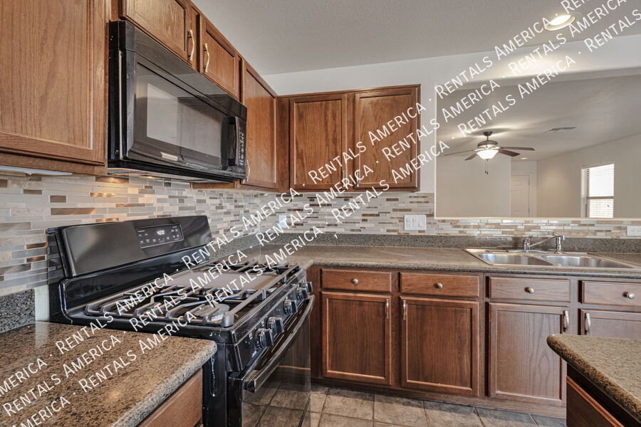 Building Photo - 757 E Cowboy Cove Trail