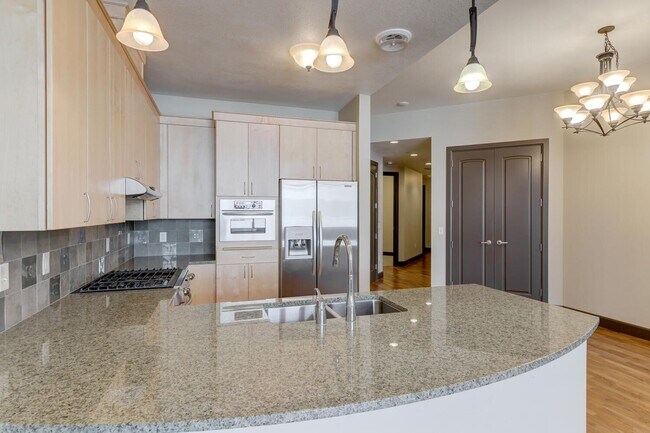 Building Photo - Rear opportunity in Downtown Boise!