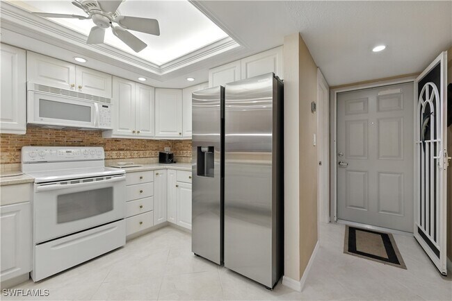 Building Photo - 26000 Hickory Blvd