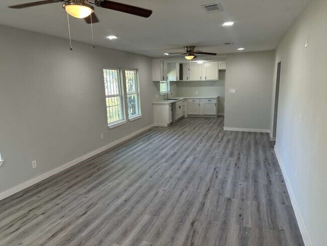 Building Photo - 1912 Gentry St