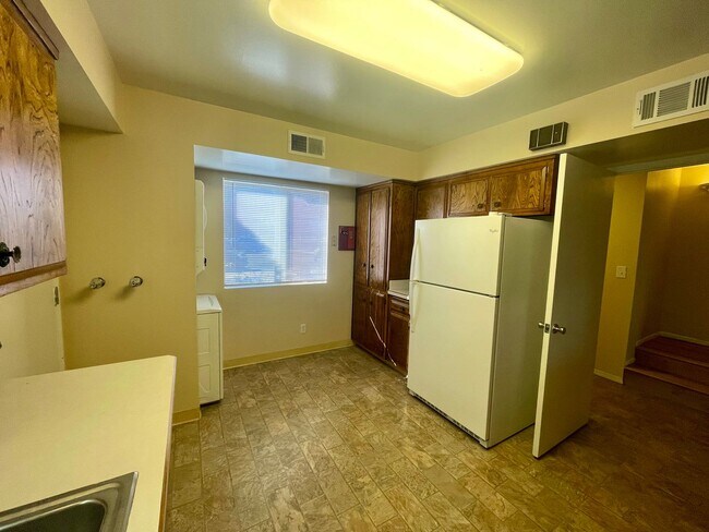 Building Photo - 755 Firenze Pl