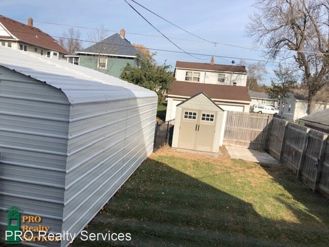 Building Photo - 2 br, 1 bath House - 727 Geranium Ave E