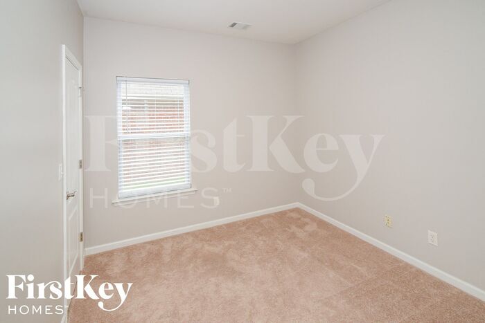 Building Photo - 6448 Southern Trace Dr