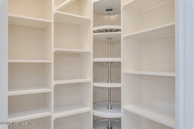 Building Photo - 88 N Hamilton Springs Rd