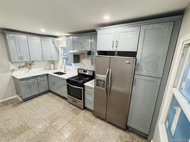 Building Photo - 741 Salem Rd