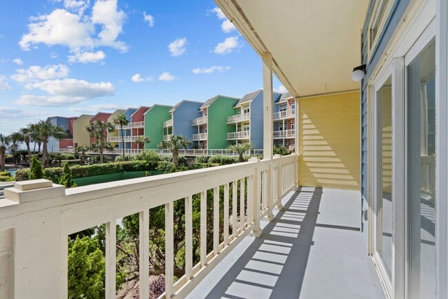 Building Photo - 7820 Seawall Blvd