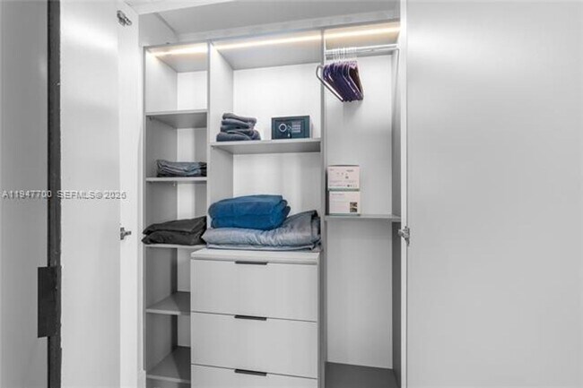 Building Photo - 90 SW 3rd St