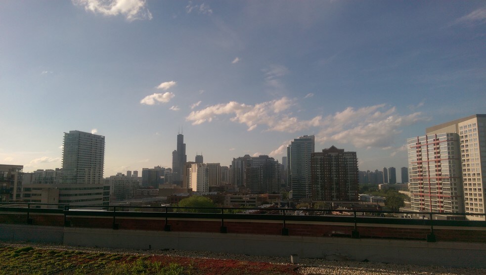 Building Photo - 320 E 21st St