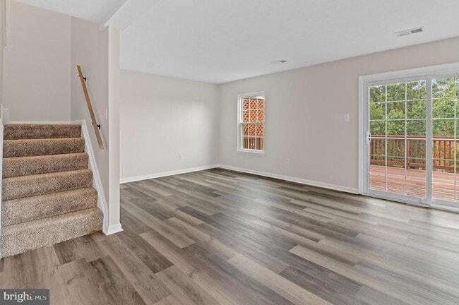 Building Photo - 689 Clearview Ave