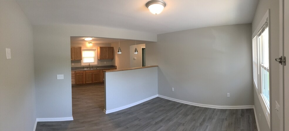 Building Photo - 605 N Adair Street Apt #1