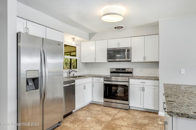 Building Photo - 250 Carib Dr