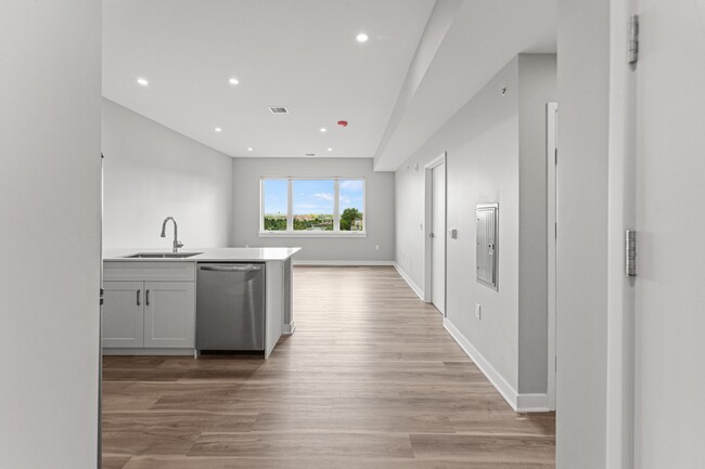 Building Photo - 475 Communipaw Ave
