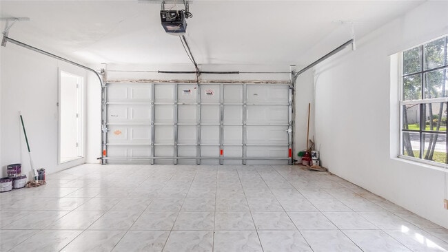 Building Photo - 1811 SW 124th Way