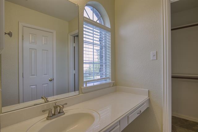 Building Photo - 4528 Oak Shores Dr