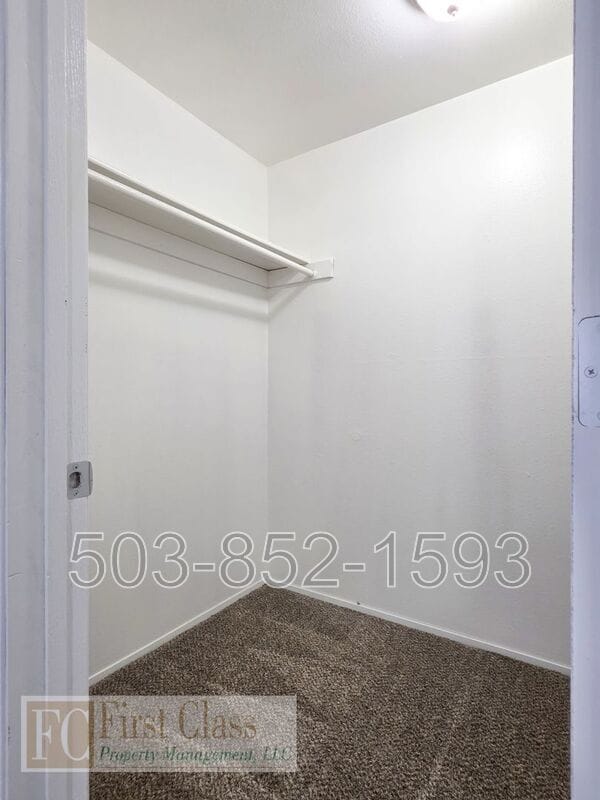 Building Photo - 1320 NE 186th Ave