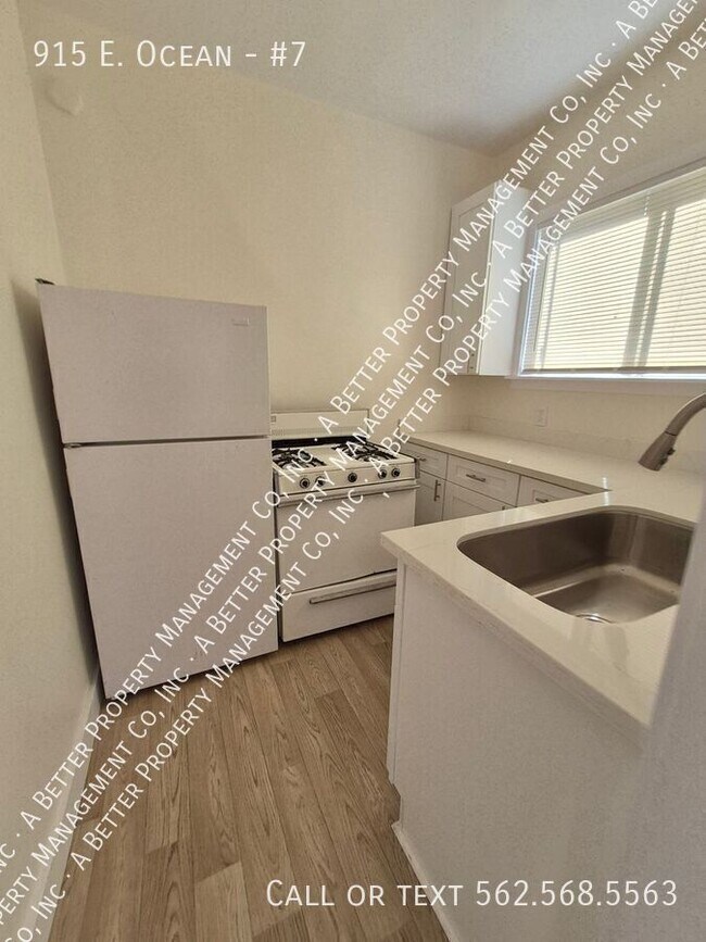 Building Photo - 915 E. Ocean-#7