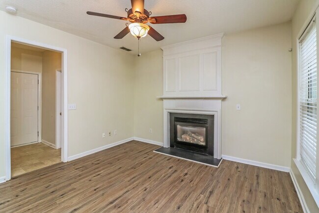 Building Photo - 1080 Dunedin Trail