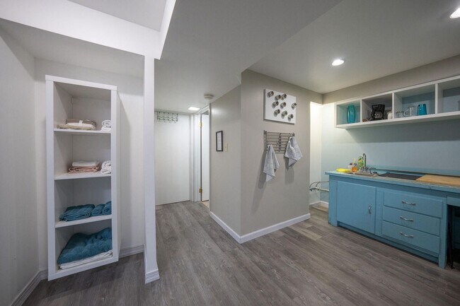 Building Photo - Charming Home in Valley View Gardens