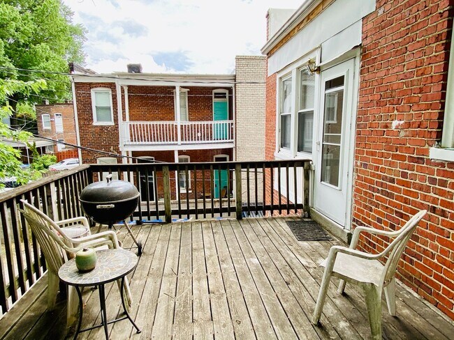 Building Photo - 117 N Robinson St