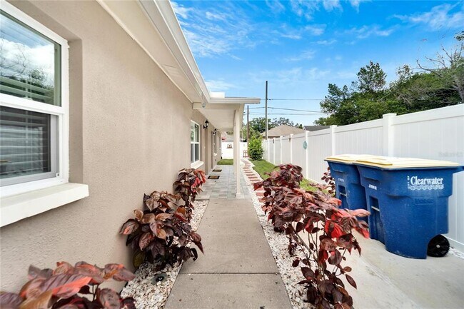 Building Photo - 1462 Cleveland St