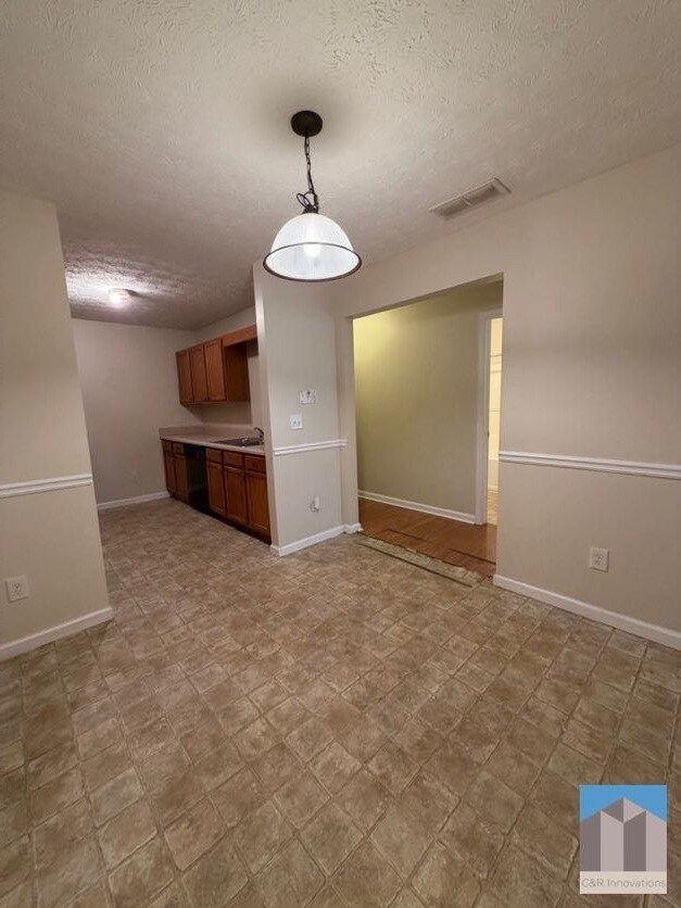 Building Photo - 5196 Tew Ln SW