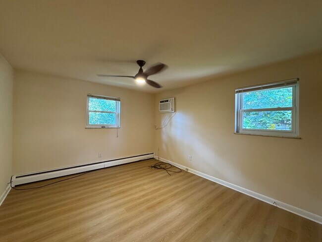 Building Photo - 2909 Van Dyke Dr