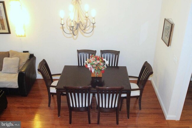 Building Photo - 623 Hurdle Mill Pl