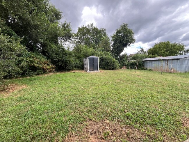 Building Photo - One Story House with Covered Front Porch