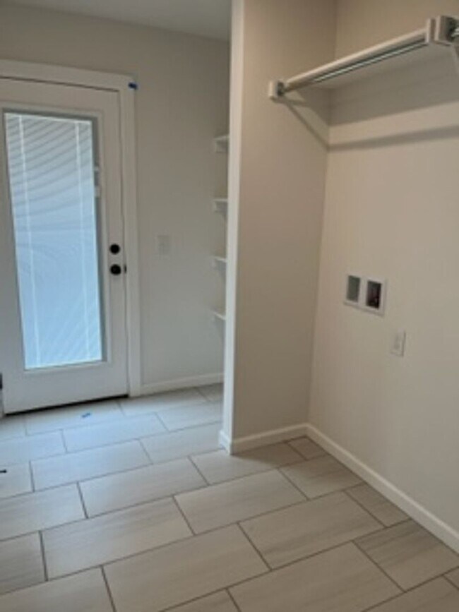Building Photo - New Home!