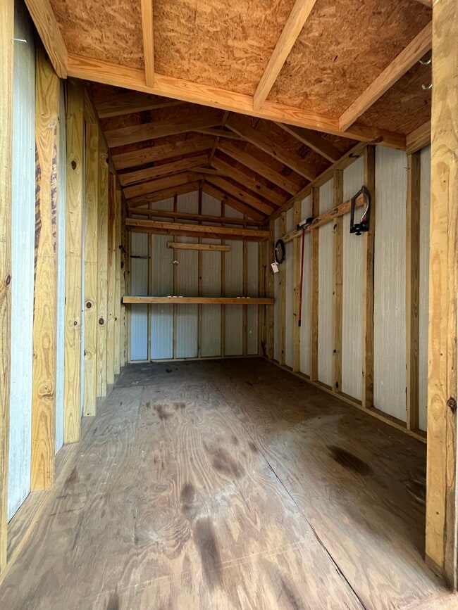 Building Photo - 107 Vanessa Dr