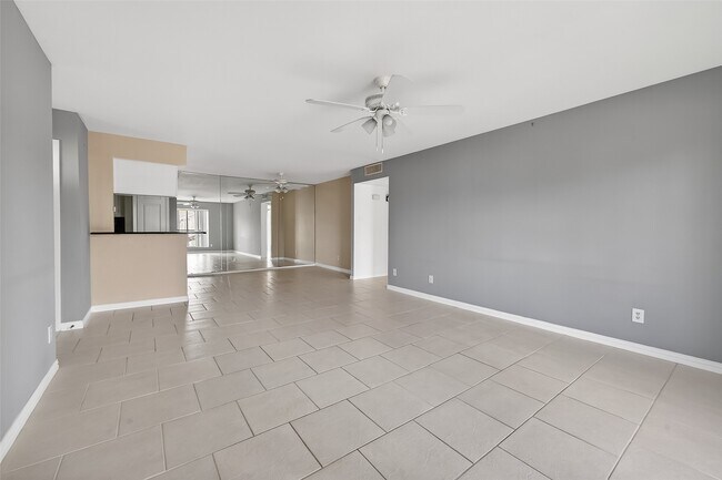 Building Photo - 14555 Wunderlich Dr