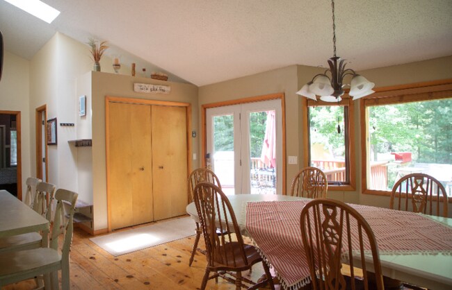 Building Photo - 576 S South Long Lake Rd