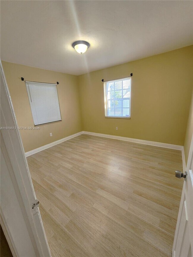 Building Photo - 1030 NW 48th St