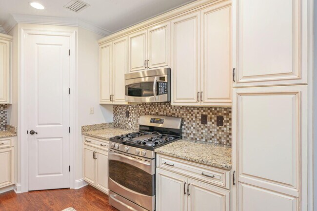 Building Photo - 106 Black Bear Circle